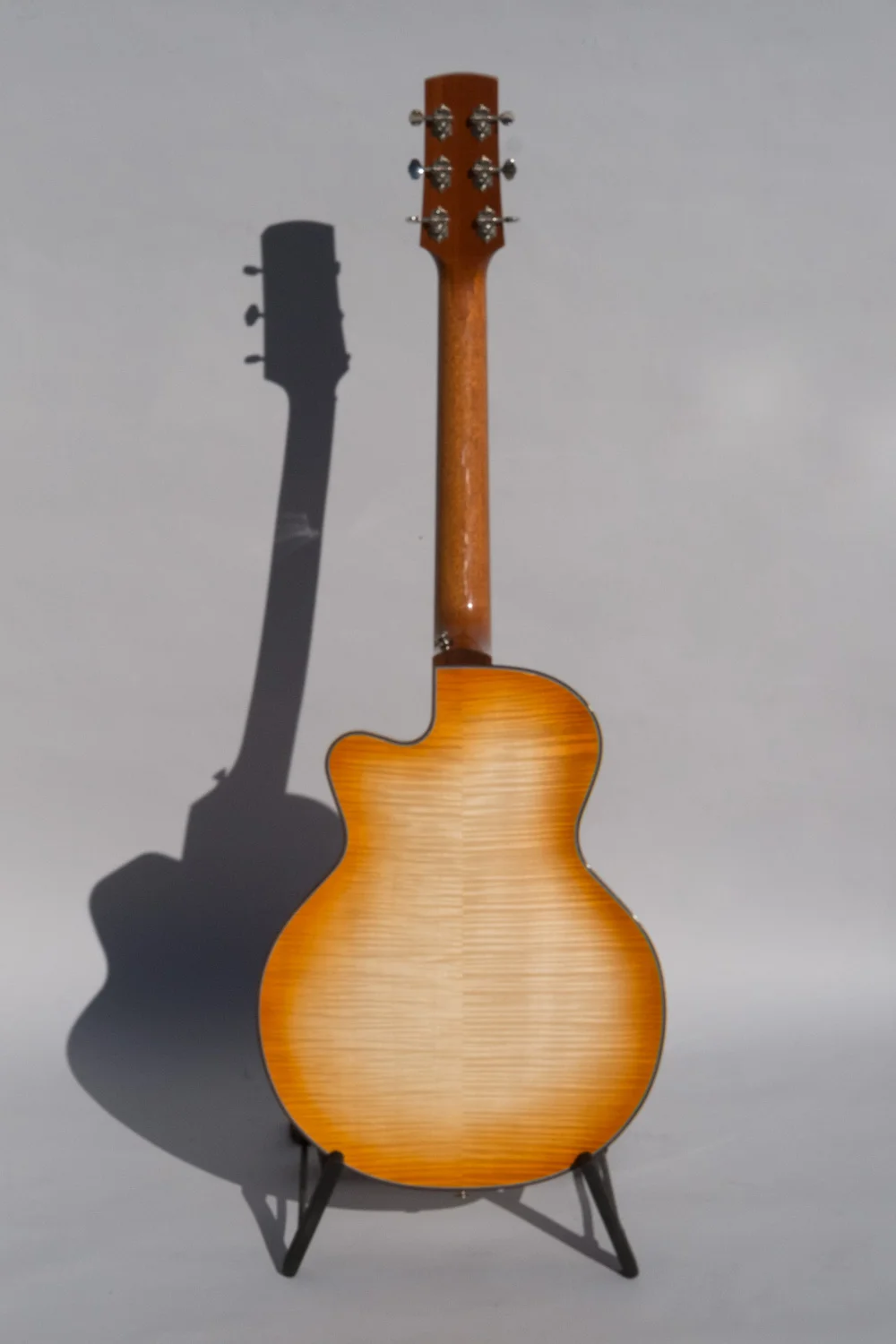Honeybee Jazzy Bee — Honeybee Guitars